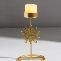 Подсвечник металл на 1 свечу "Снежинка" золото d=4,5 см 8,5х8,5х16 см