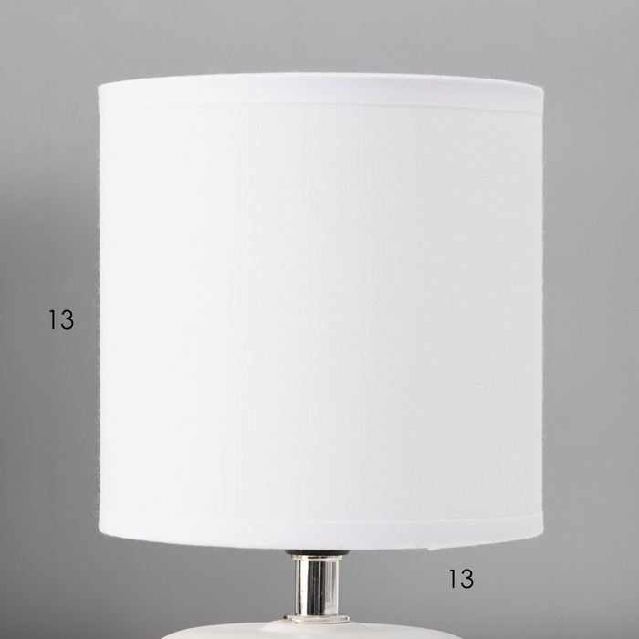 Настольная лампа Настольная лампа "Ассенса" Е14 40вт белый 13х13х22 см