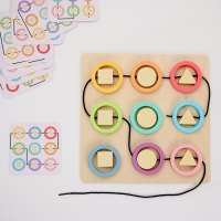 Развивающая игра &laquo;Весёлый шнурок&raquo; 22,5 &times; 22,5 &times; 1 см