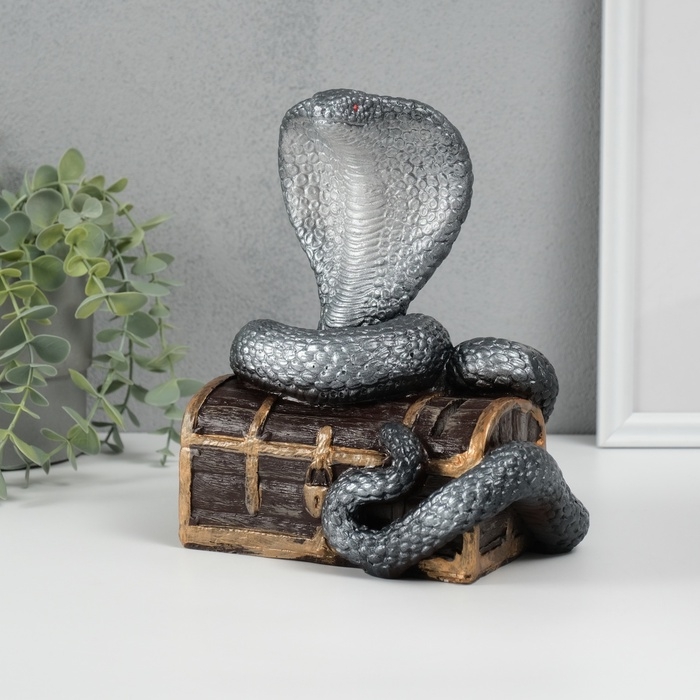 Новогодняя копилка Новогодняя копилка "Кобра на сундуке " 20 х 17 х 12 см, серебристый