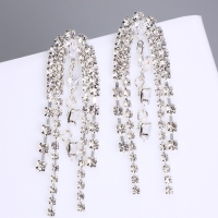 Серьги висячие со стразами «Водопад» гроздь, цвет белый в серебре Серьги висячие со стразами «Водопад» гроздь, цвет белый в серебре