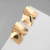 Серьги металл &laquo;Атмосфера&raquo; ромб мятый, цвет золото