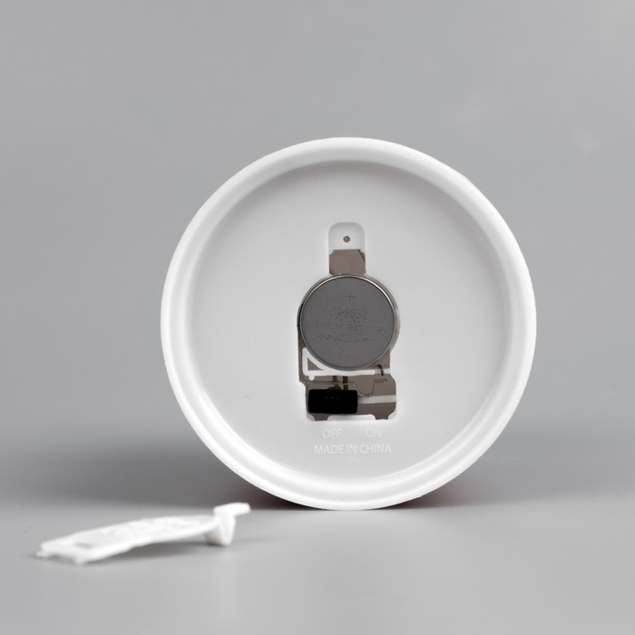 Светодиодная фигура &laquo;Свеча с призраком&raquo; 7.5 &times; 10 &times; 7.5 см, пластик, батарейки AG13х3 (в комплекте), свечение тёплое белое