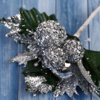 Декор "Зимние грезы" серебряные шары листья веточки, 16 см Декор "Зимние грезы" серебряные шары листья веточки, 16 см