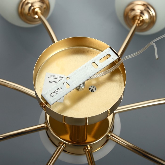 Люстра Люстра "Нинель" 8x60Вт E27 золото 65x65x22см.