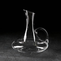 Декантер стеклянный с ручкой &laquo;Мэрло&raquo;, 1,9 л