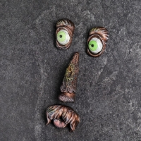 Подвесной декор "Лицо дерево с усами" 26х10х3см