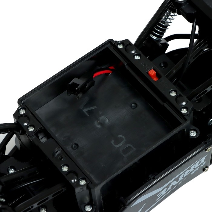 Машина радиоуправляемая &laquo;Вездеход&raquo; с камерой, полный привод, Wi-fi, элементы из металла, цвет черный