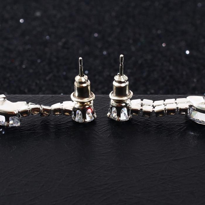 Серьги висячие со стразами &laquo;Вечерние&raquo; россыпь кристаллов, цвет белый в серебре, 9,5 см