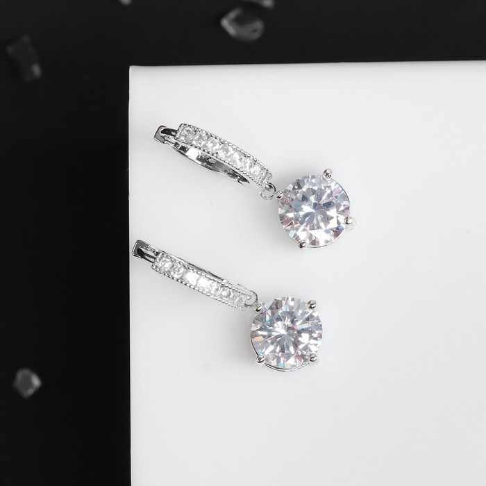 Серьги со стразами &laquo;Блум&raquo; полукруглое крепление, цвет белый в серебре