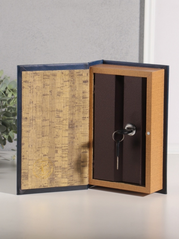 Сейф-книга дерево кожзам "А.С. Пушкин. Капитанская дочка" тиснение 21х13х5 см