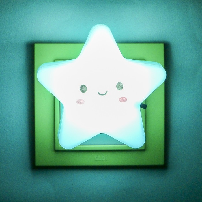 Ночник пластик LED "Звёздочка" с выключателем 220В МИКС 8х8,5х5 см RISALUX