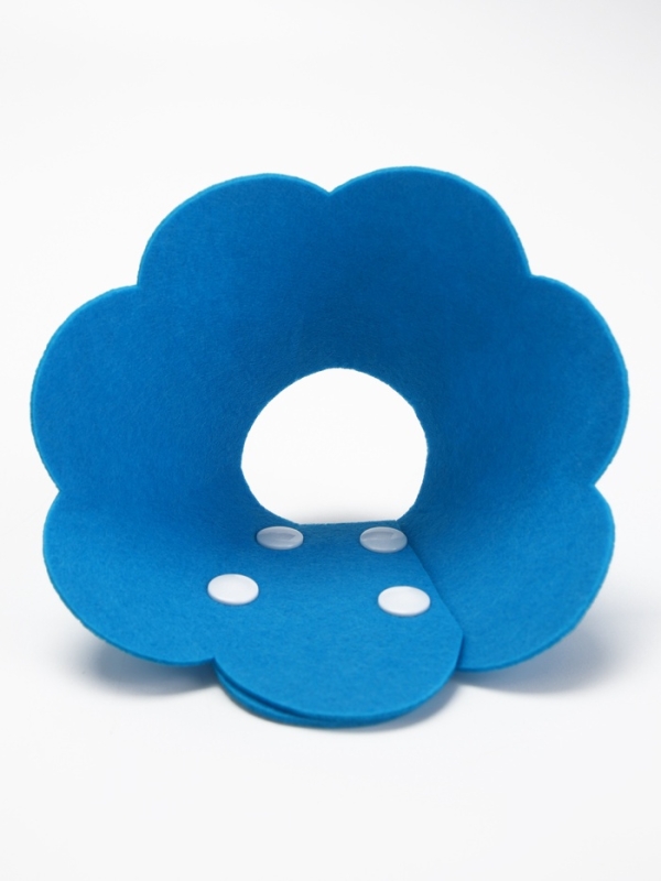 Ветеринарный воротник из фетра "Ромашка", размер L, синий