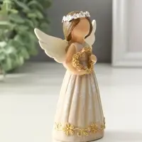 Сувенир полистоун "Девочка-ангел с венком-сердце" 4,5х8х12 см