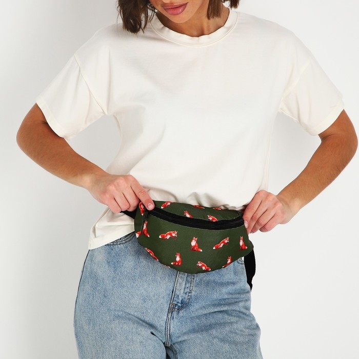 Сумка поясная Лисы, 32х8х15 см, отд на молнии, цвет зелёный Сумка поясная Лисы, 32х8х15 см, отд на молнии, цвет зелёный