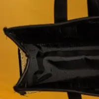 Сумка плетёная на застёжке из пандана 30х10х35 см, бежево-чёрный