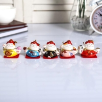 Сувенир керамика "Манэки-нэко в головном уборе, на коврике" набор 5 шт 4,2х5,2х3,5 см Сувенир керамика "Манэки-нэко в головном уборе, на коврике" набор 5 шт 4,2х5,2х3,5 см