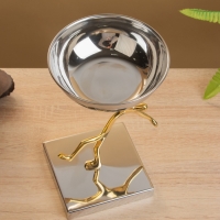 Блюдо сервировочное на подставке "Человек" d 13 см нержавеющая сталь. латунь