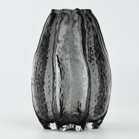 Ваза для цветов &laquo;Канди блэк&raquo; из черного стекла 20&times;14&times;14 см