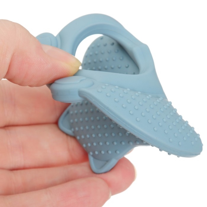 Прорезыватель силиконовый &laquo;Белочка&raquo;, цвет синий, Mum&Baby