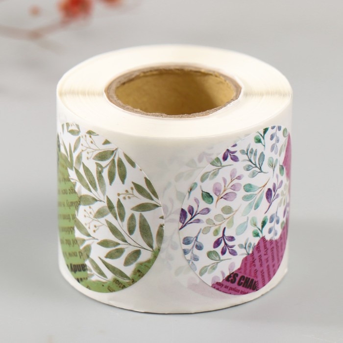 Наклейка бумага Наклейка бумага "Листья и журналы" d=3,8 см 252 шт в рулоне