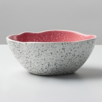 Салатник керамический неровный край &laquo;Розовая&raquo;, 600 мл, 17 см, цвет розовый