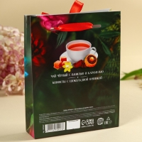 Набор &laquo;8 марта&raquo;: чай чёрный со вкусом: ваниль и карамель 50 г., шоколадные конфеты 100 г.