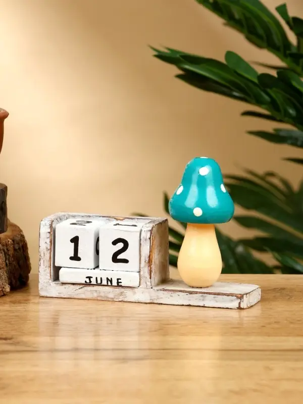 Календарь настольный "Грибок" дерево 13х3,5х9 см, цв. бело-зелёный