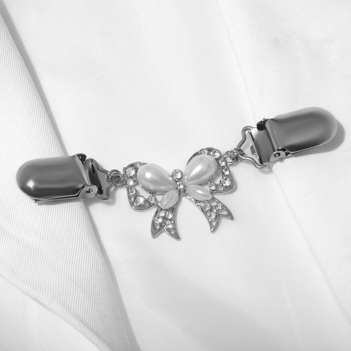 Зажим для кардигана «Бантик», цвет белый в серебре Зажим для кардигана «Бантик», цвет белый в серебре