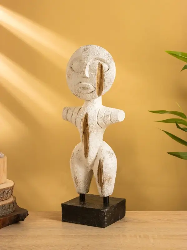 Сувенир на подставке "Человечек" дерево 15х10х45 см, цв. белый