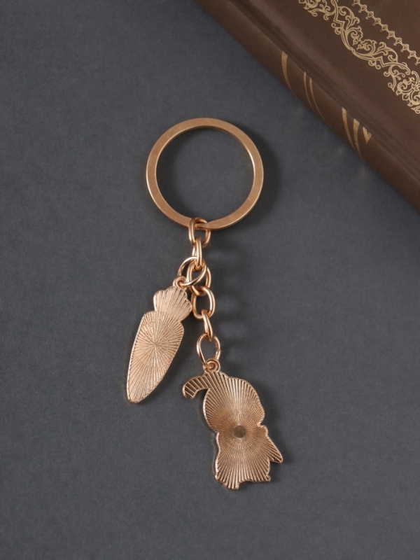 Брелок металл, эмаль "Зайка и морковки" 9 см