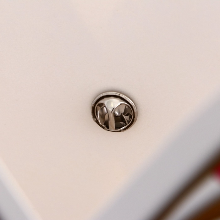 Переноска для цветов тиснение белая, влагостойкая, 21,5х19см 350гр Переноска для цветов тиснение белая, влагостойкая, 21,5х19см 350гр