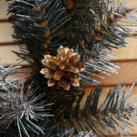 Венок " Зимняя сказка (с золотыми шишками) 45 см Венок " Зимняя сказка (с золотыми шишками) 45 см