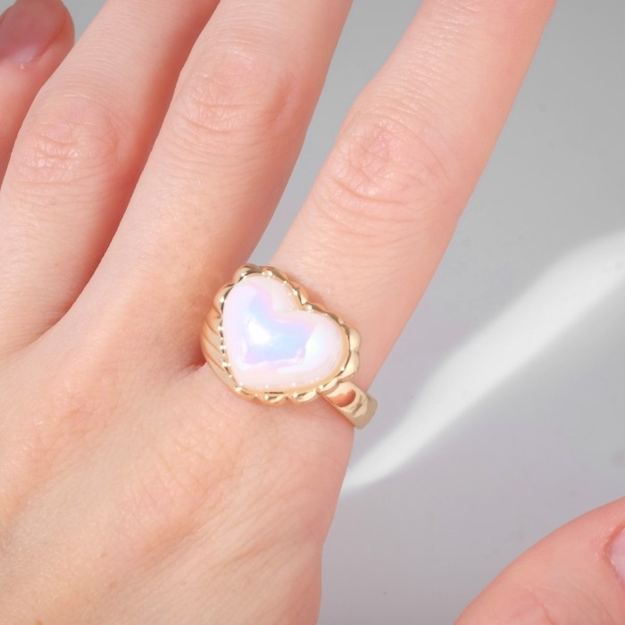 Кольцо «Сердце» перламутр, цвет радужно-белый в золоте, безразмерное Кольцо «Сердце» перламутр, цвет радужно-белый в золоте, безразмерное