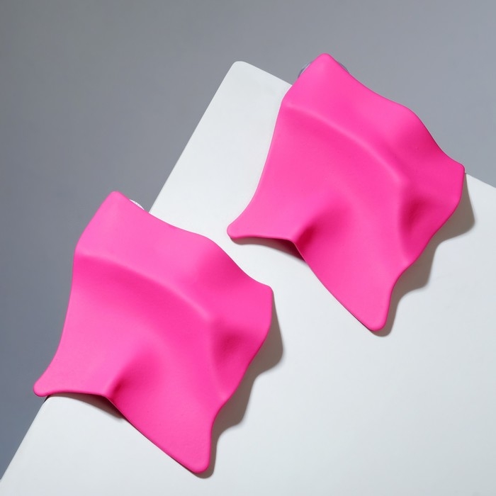 Серьги металл &laquo;Яркость&raquo; ромб, цвет малиновый