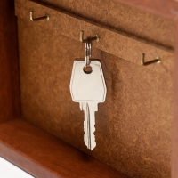 Ключница "Олень в лесу" 15х21 см орех Ключница "Олень в лесу" 15х21 см орех