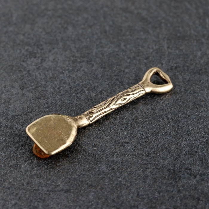 Сувенир кошельковый "Лопата K&ouml;nigsberg", с натуральным янтарем