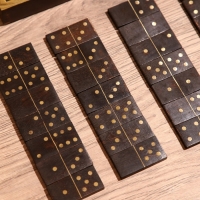 Игра настольная "Домино" в коробочке 20х7х3 см, манговое дерево Игра настольная "Домино" в коробочке 20х7х3 см, манговое дерево