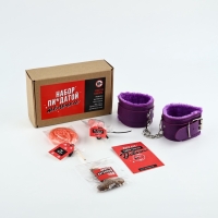 Минигифтбокс «П*здатой тёлочки»: леденец, мармелад, чай, наручники Минигифтбокс «П*здатой тёлочки»: леденец, мармелад, чай, наручники