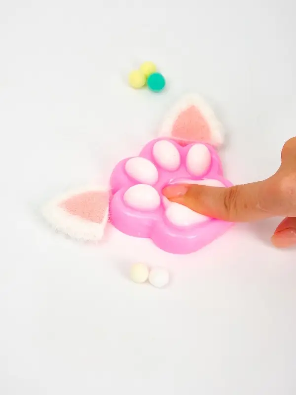 Мялка "Лапка с ушками"