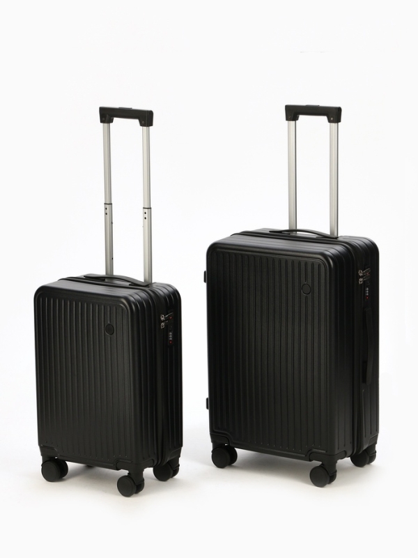 Чемодан 24", PС, 42*27*66, отд на молнии, код замок, 4 колеса, черный