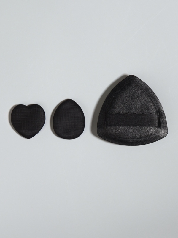 Набор спонжей д/макияжа 3шт: сердце, овал, треуг б/увел в пласт футл латекс черн пакет QF