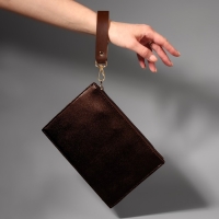 Ручка для сумки из натуральной кожи, с карабинами, 30 &plusmn; 2 см &times; 2,5 см, цвет коричневый/золотой