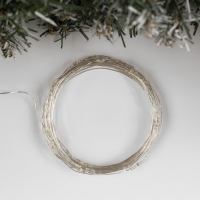 Гирлянда &laquo;Нить&raquo; 5 м роса, IP20, серебристая нить, 50 LED, переливы, батарейки AAх3 (нет в комплекте), свечение мульти (RGB)