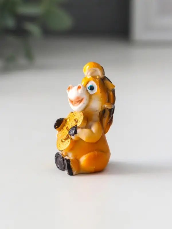 Сувенир полистоун "Коняшка с валютой" МИКС 3х2,5х4,5 см