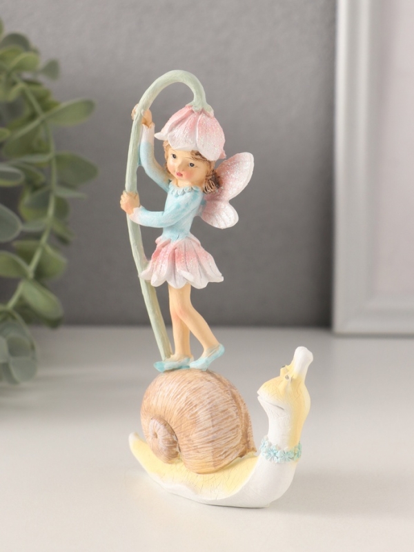 Сувенир полистоун "Девочка-фея на улитке с колокольчиком" 8х3,5х13,5 см