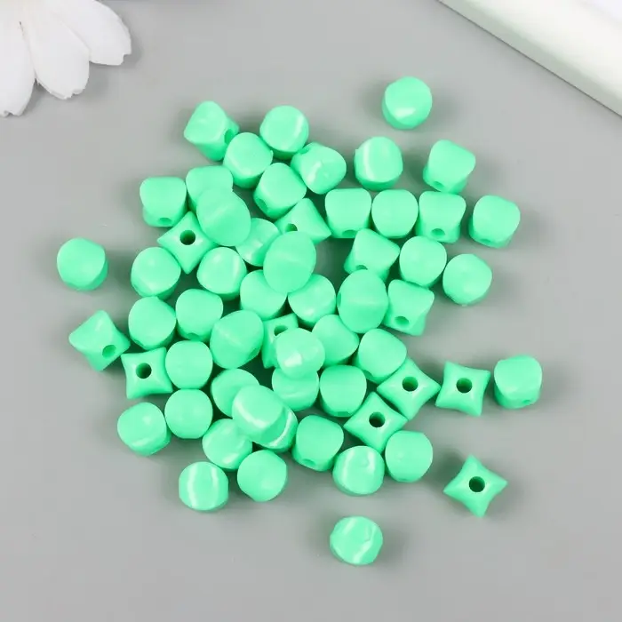 Бусины для творчества пластик "Кубик со сплющенными краями" зелёный набор 30 гр d=0,8 см