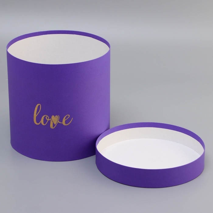 Коробка круглая,с тиснением Коробка круглая,с тиснением"Love",фиолетовая 21*21*21см