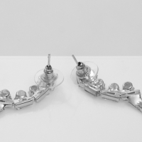 Серьги висячие со стразами «Одиссея» стиль, цвет белый в серебре Серьги висячие со стразами «Одиссея» стиль, цвет белый в серебре