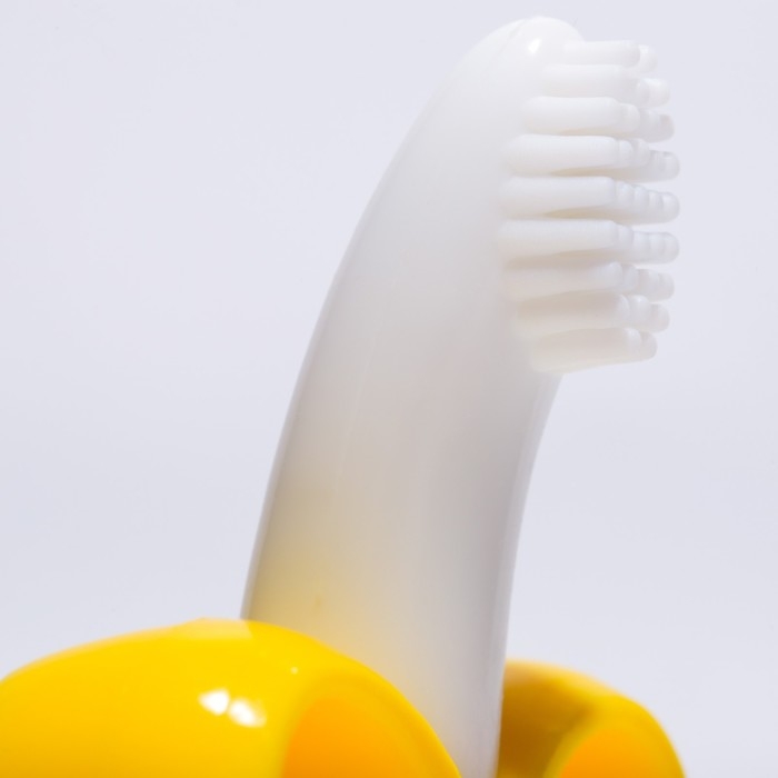 Прорезыватель - массажер для зубов &laquo;Банан&raquo;, силиконовый, на присоске, щеточка, Крошка Я